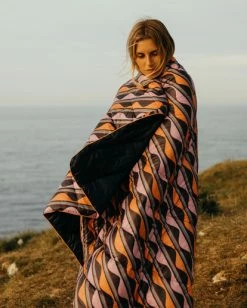 Buy 💯 BILLABONG Rumpl A/Div Original Packable Puffy Blanket BLACK MULTI 🎁